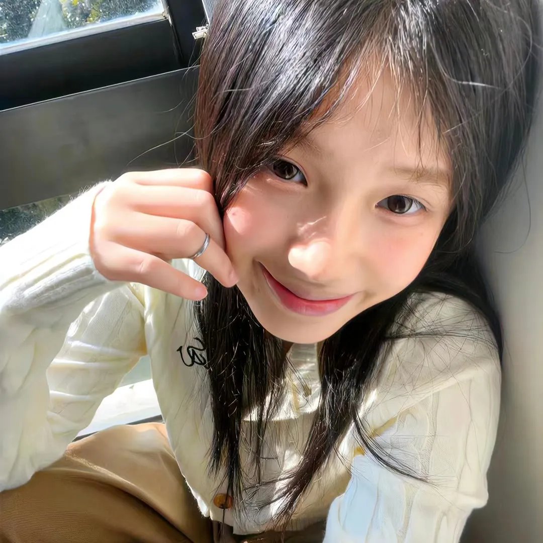少女动春心 海报